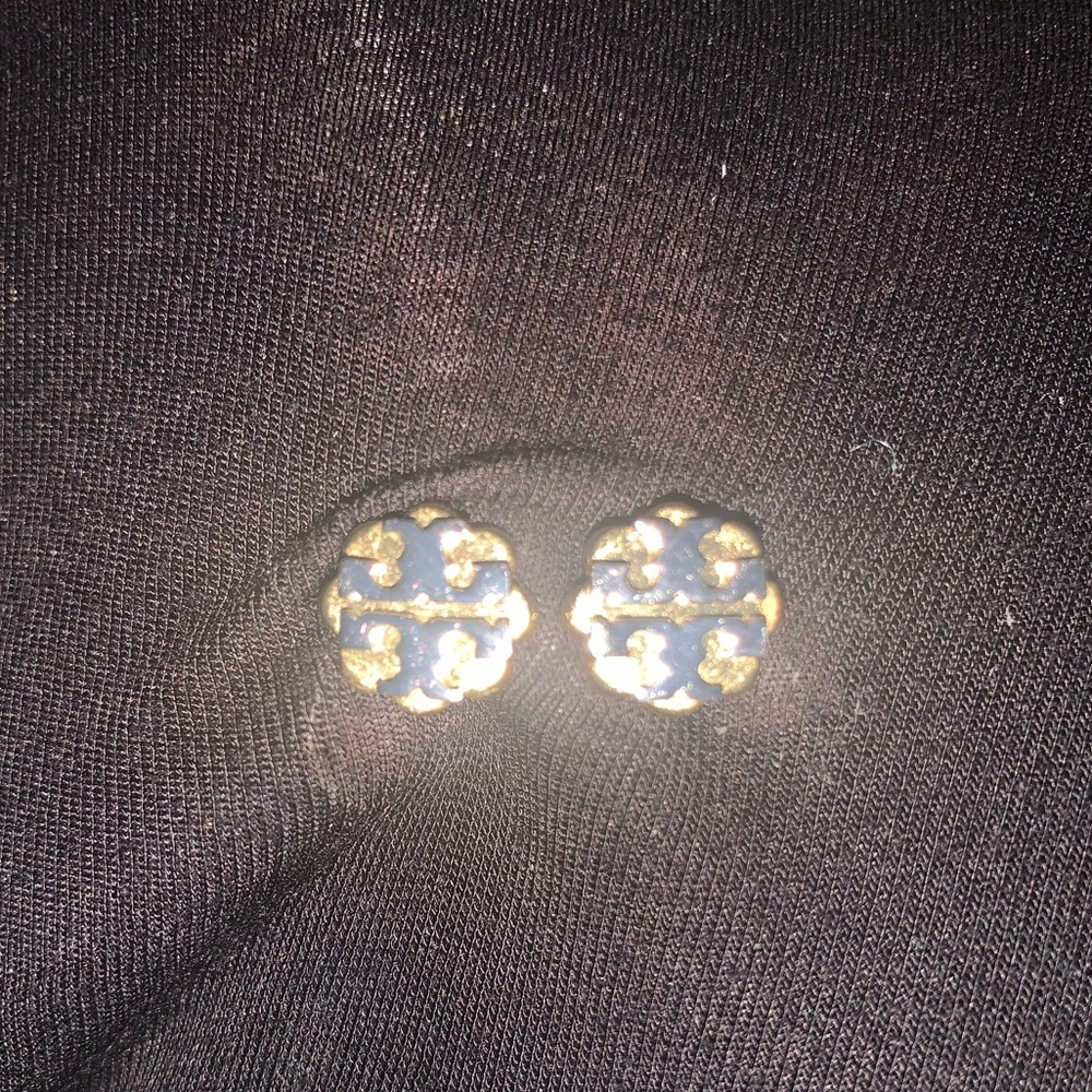 Tory Burch Gold and Silver Stud Earrings
🚨REMOVING SOON🚨